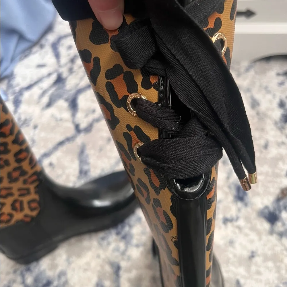Coach Like new  Leopard winter boots - Image 15