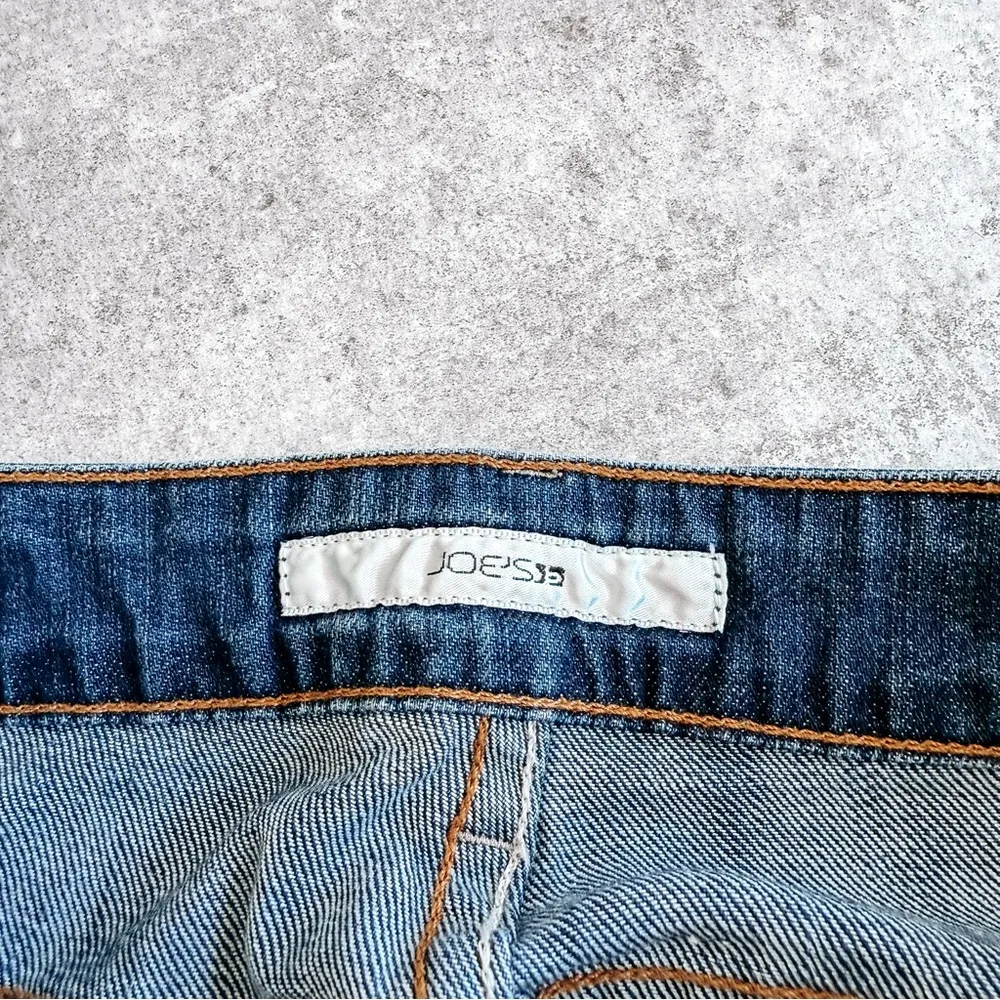 Joe's Dark Wash Flare Jean Size 30 - Image 6