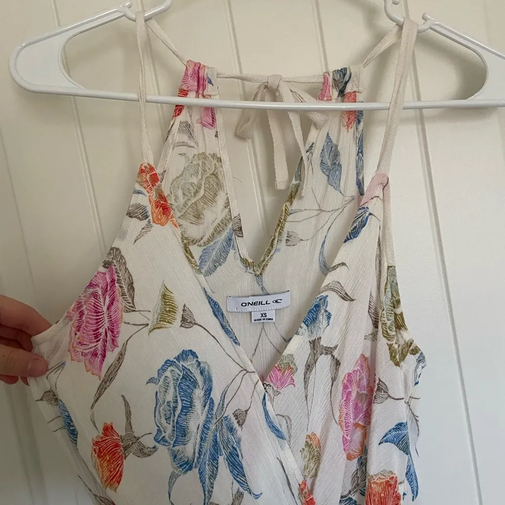 O’Neill women’s cream floral tie neck romper with‎ pockets XS - Image 2