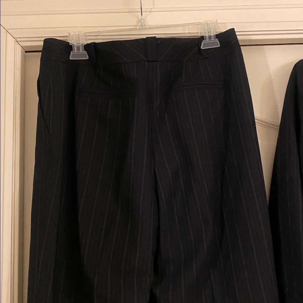 ANN TAYLOR FINE ITALIAN FABRIC PINSTRIPE SUIT BLAZER AND PANTS SET - Image 7