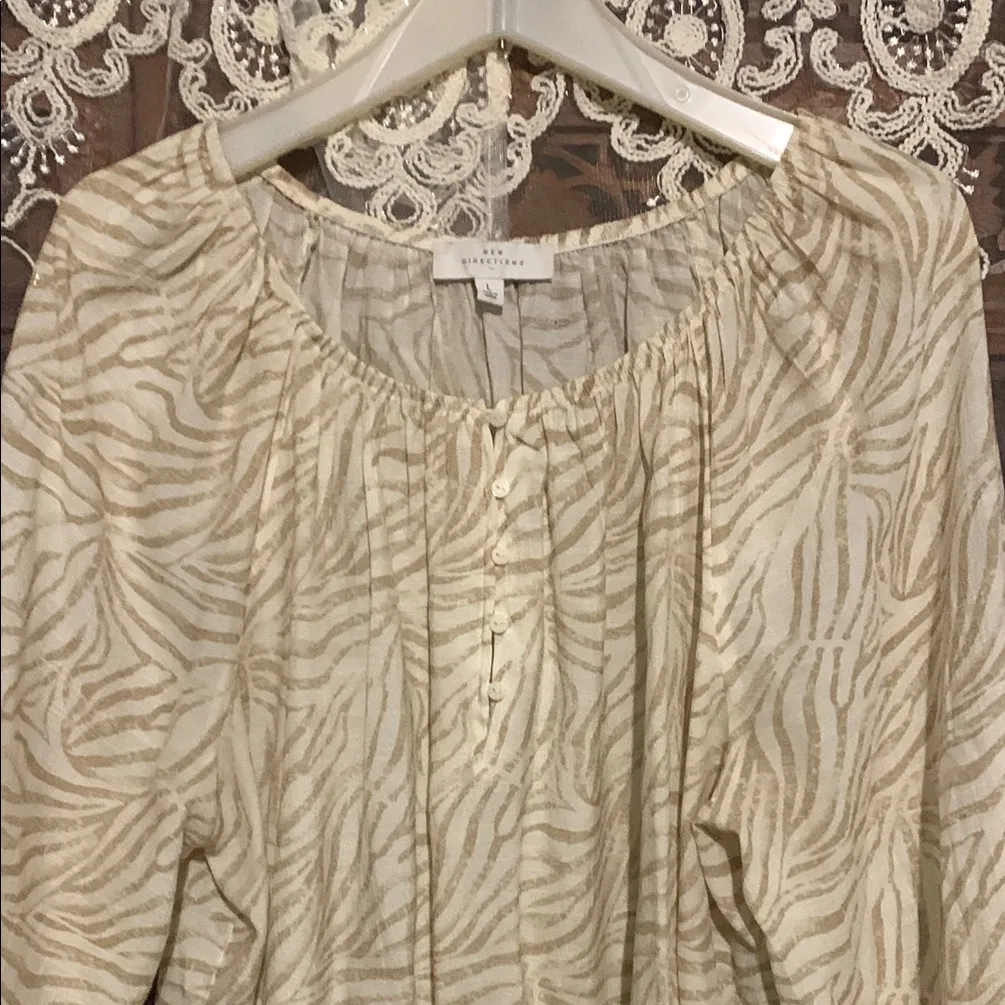 New Directions Beige‎ Zebra Pattern Top Size L - Image 2