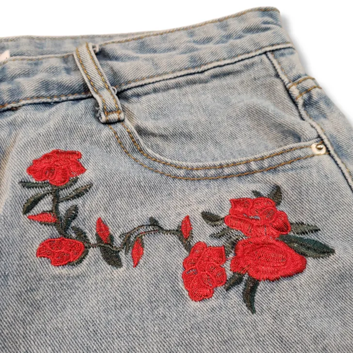 Runway Paris Jean Shorts Size Large Cut Off Blue Denim Shorts Embroidered Roses Embroidery - Image 4