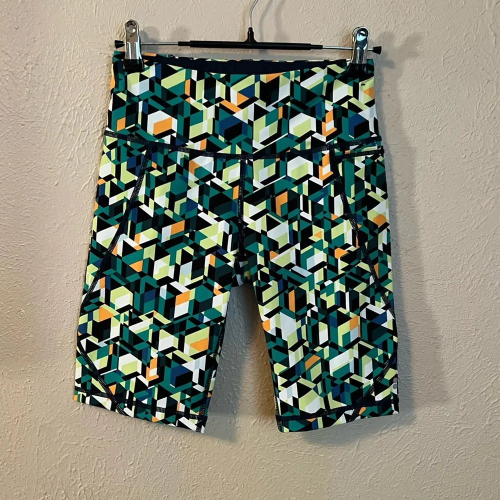 NWT Sweaty Betty Power 9” Biker Shorts Green Geo Maze XS 0 - Image 2