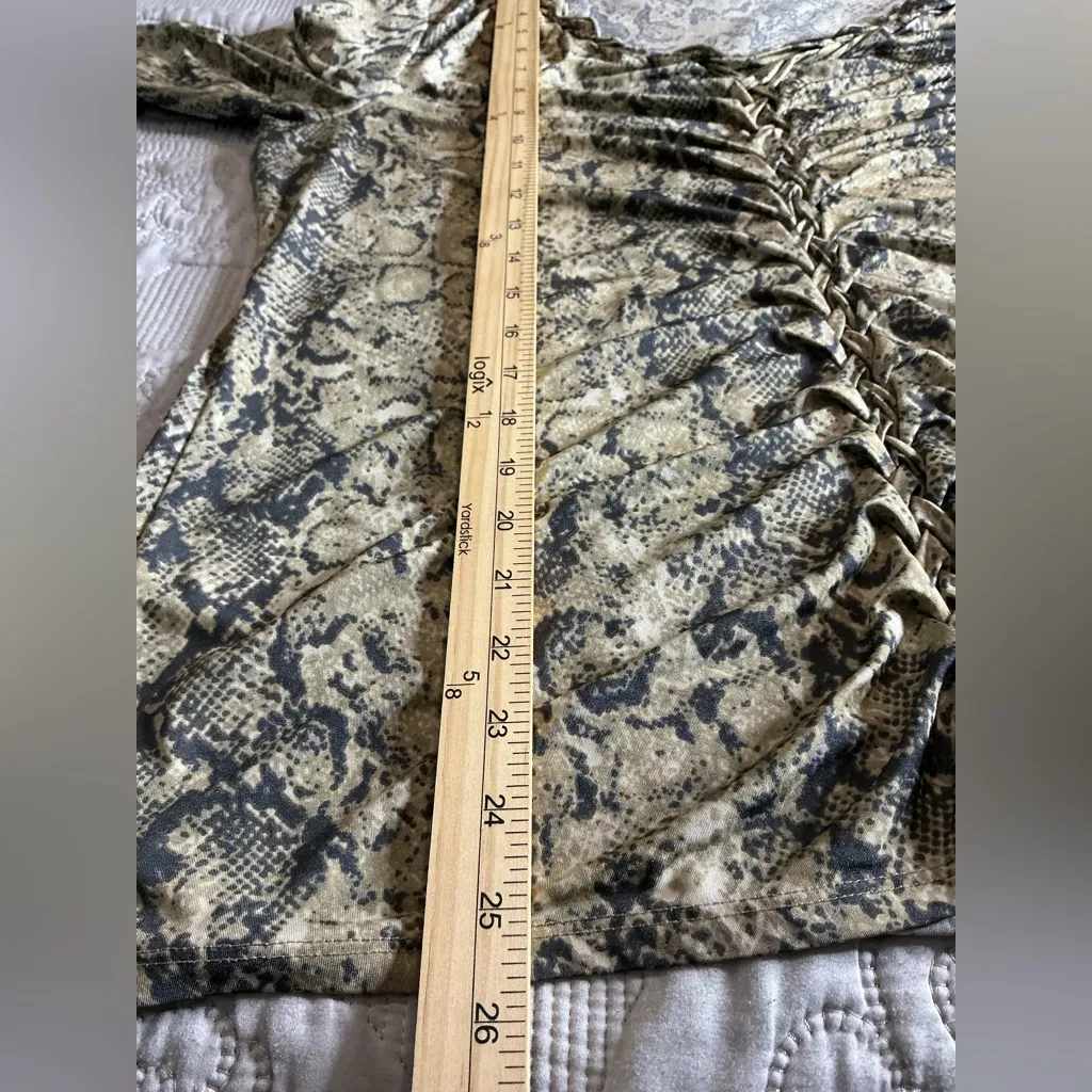 Dana Buchman Blouse with Snake Print and Draped Detail - Size L - Image 10