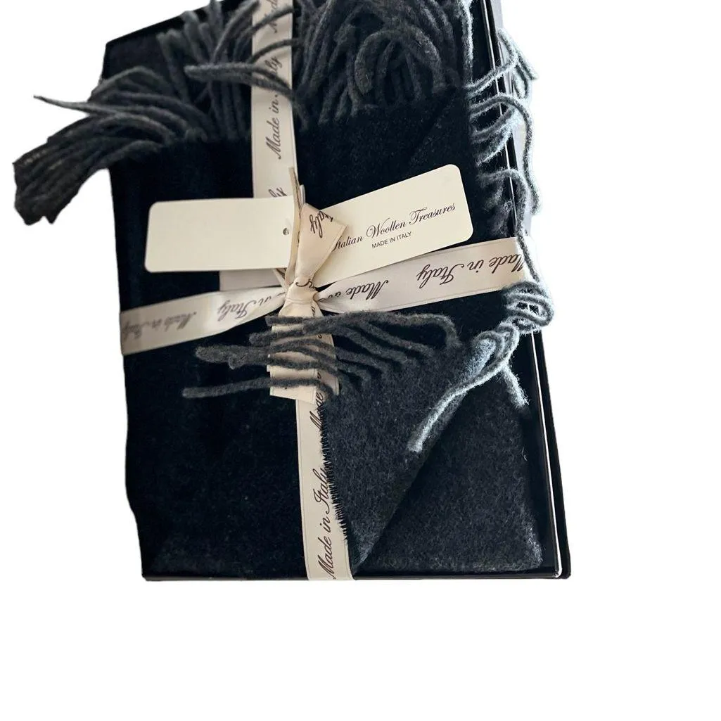 NWT Italian Woollen Treasures Luxury WOOL Cashmere Soft Scarf Fringe Gray - Image 3