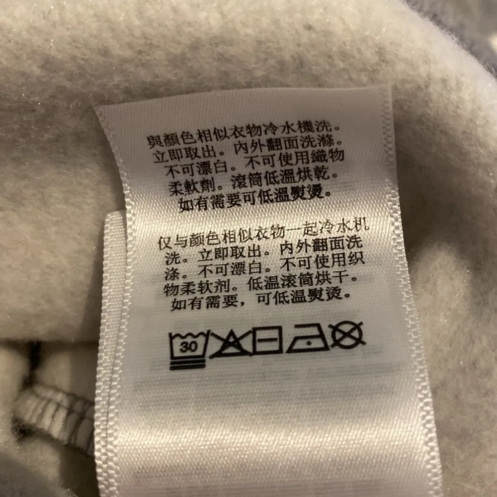 NWT DKNY SWEATSHIRT Women Grey Animal Print Fleece Silver Dots Size Medium Gray - Image 7