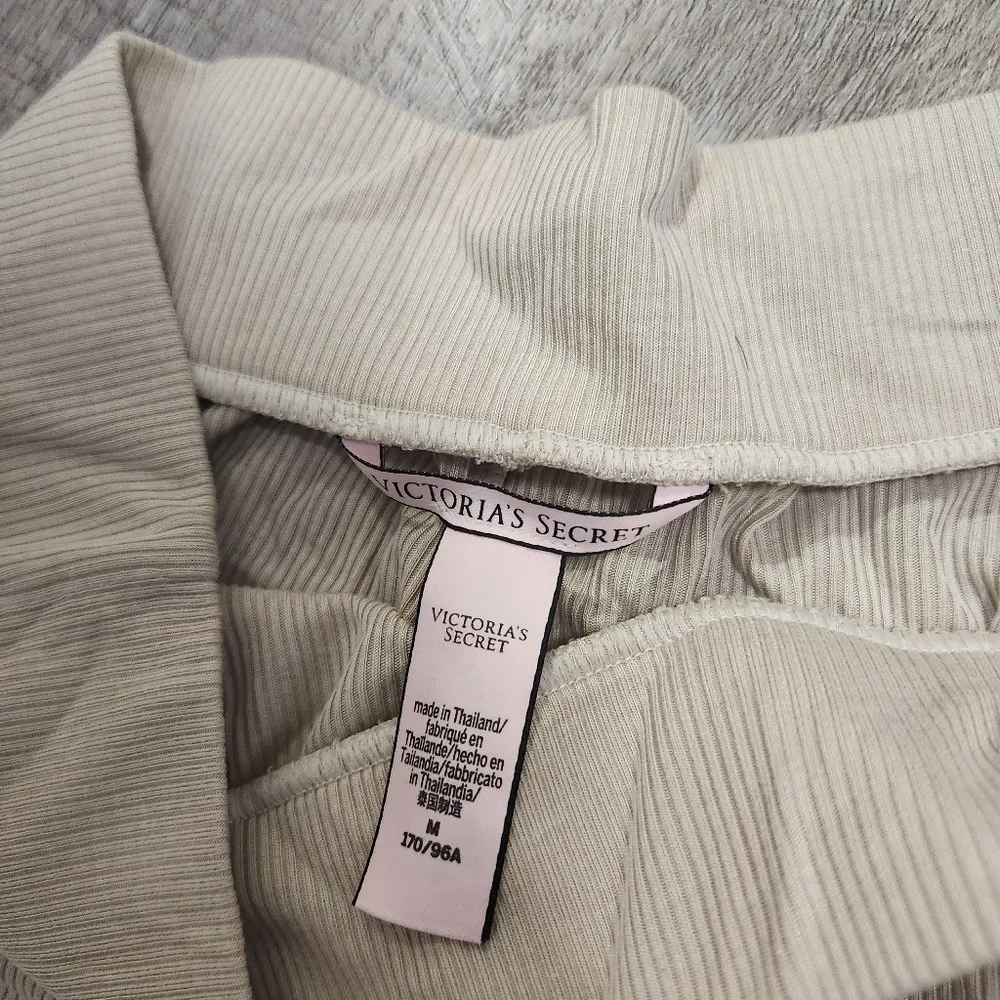 Victoria's Secret Tan Ribbed Sleep Pants Size Medium - Image 3