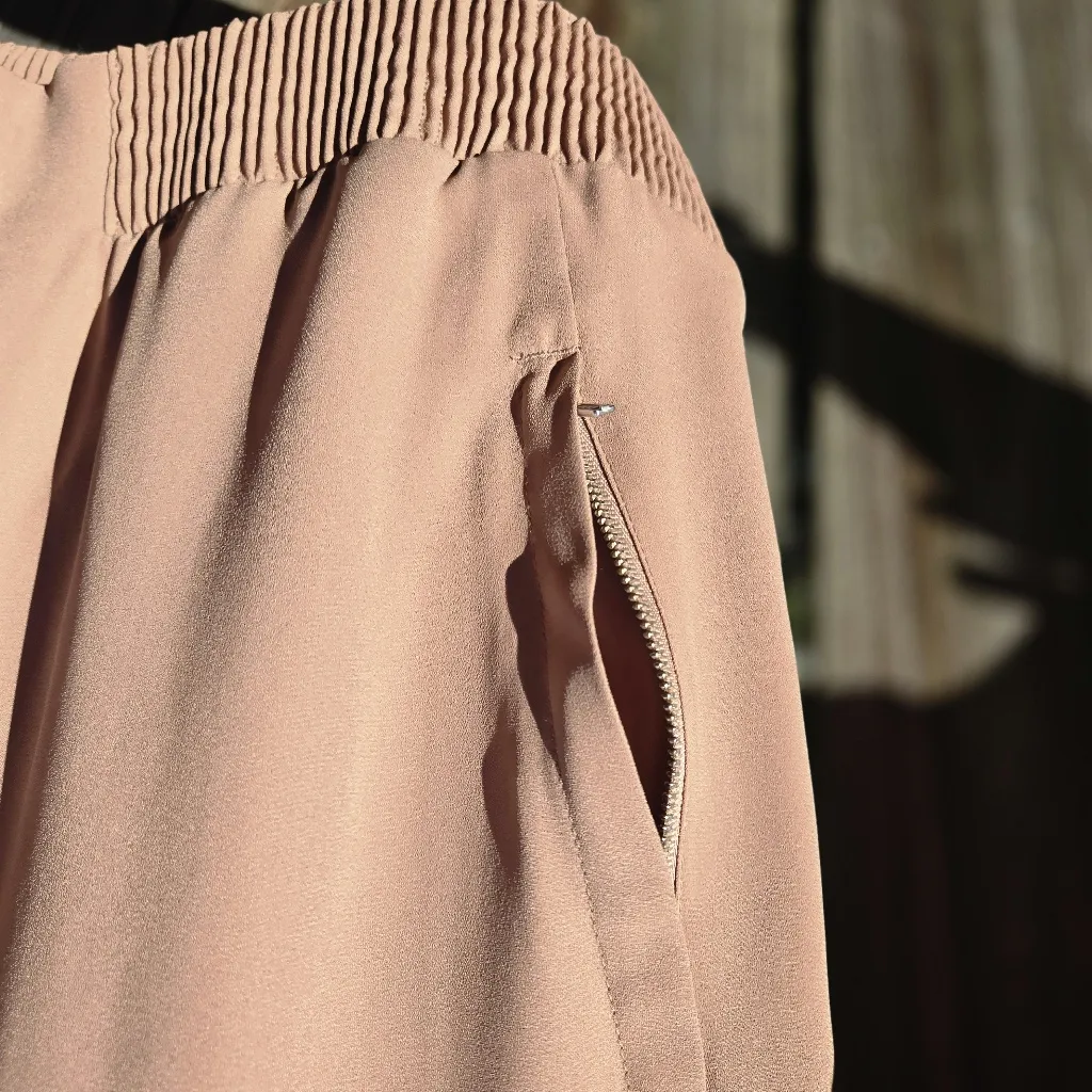 Babaton Aritzia bomber style jacket Tan L - Image 2