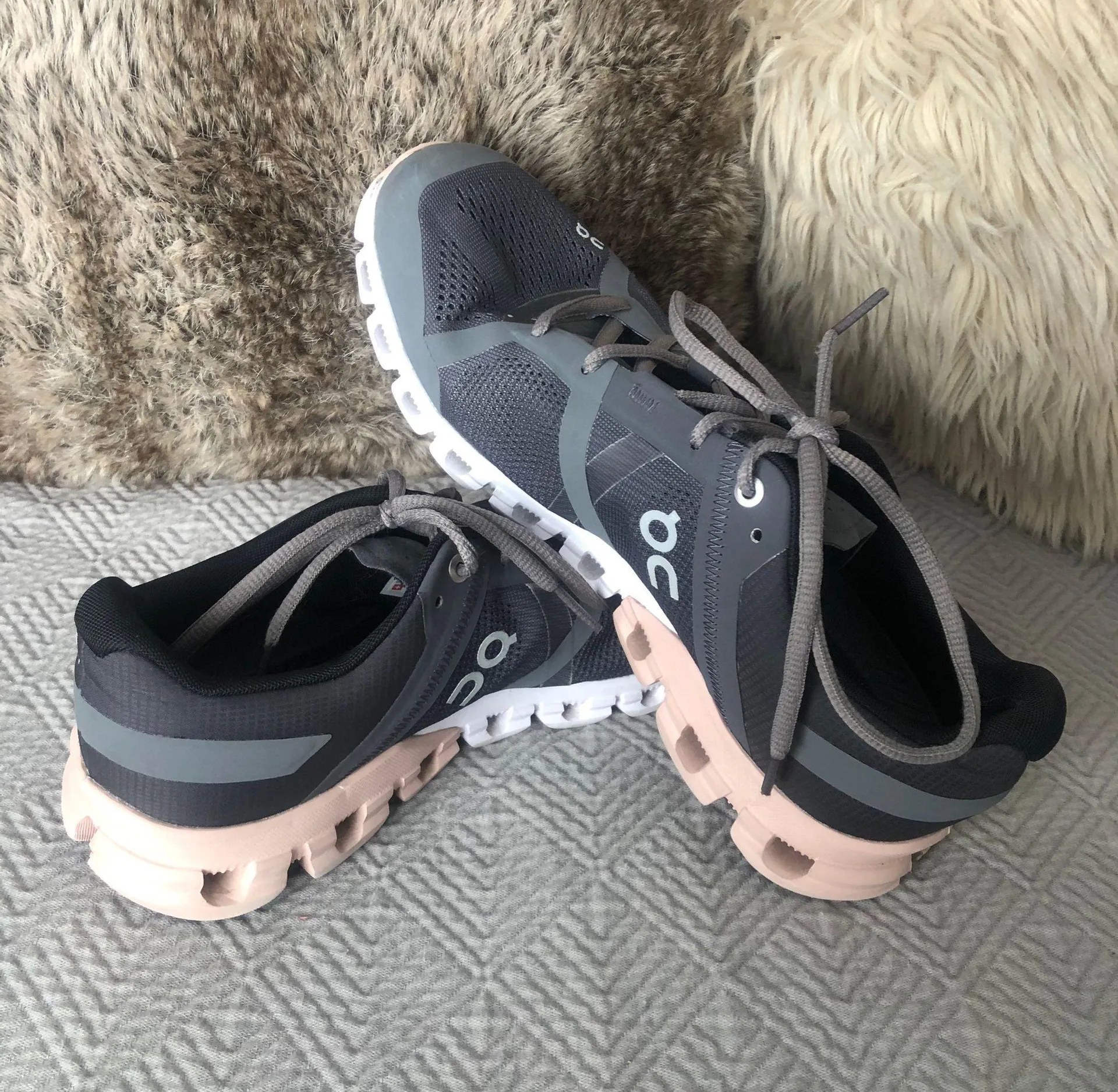 On Cloud  Cloud X Running Shoes - Image 3