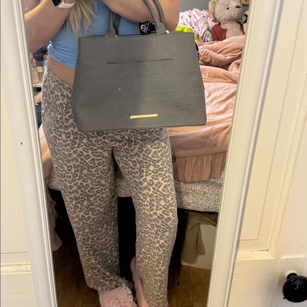 Betsey Johnson Gray Skull Tote Bag With Crossbody Strap - Image 7