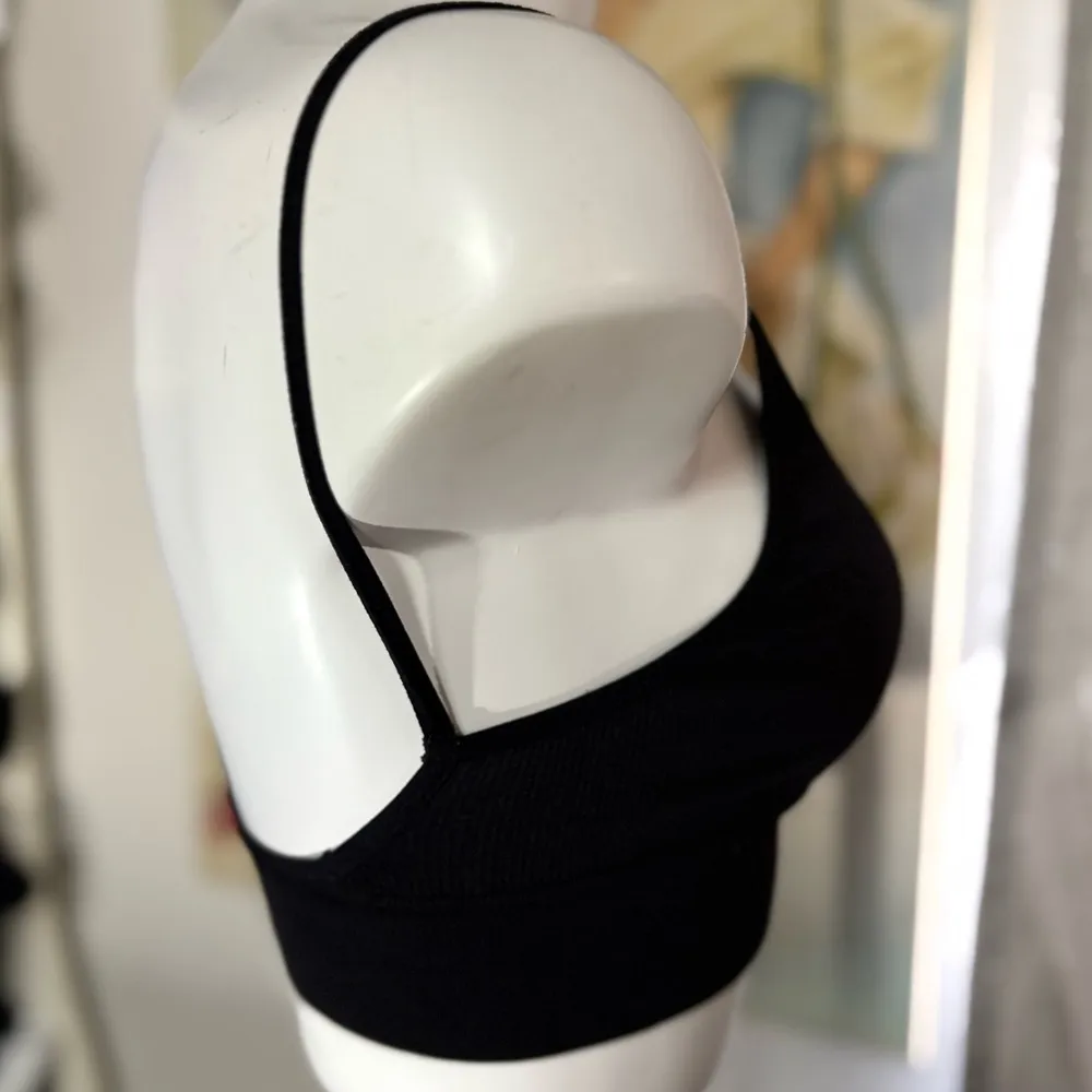 Woman’s seamless ribbed wireless low back low V bralette size XS - Image 7