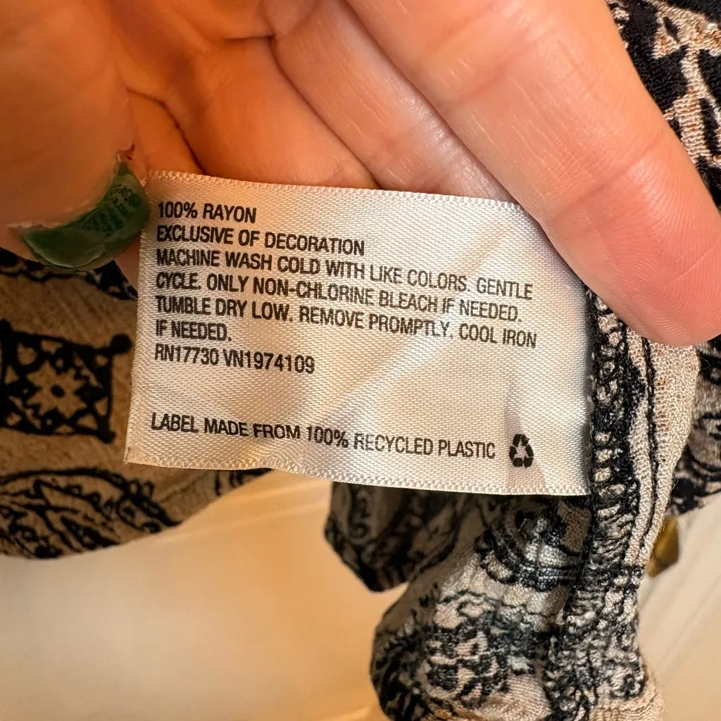 Knox Rose Black and Cream Paisley Blouse - Image 5