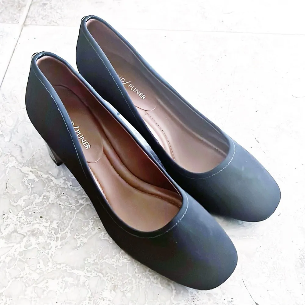 Donald Pliner Corin Women's Black Block Heels Dress Shoes, Size 8.5M - Image 3