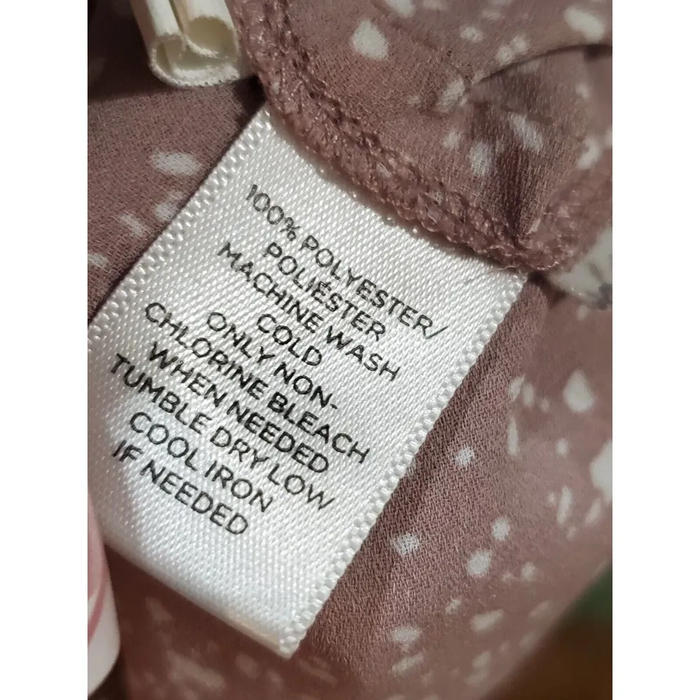 Loft Women's Pink Polka Dot 100% Polyester V-Neck Short Sleeve Top Blouse Small - Image 9