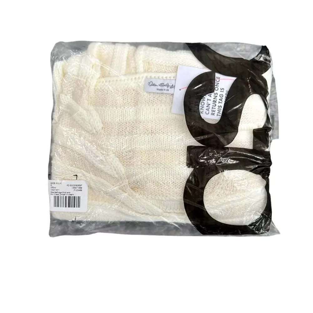 Miss Selfridge Thick and Thin V-Neck Jumper in Cream, Size M​​ - Image 4