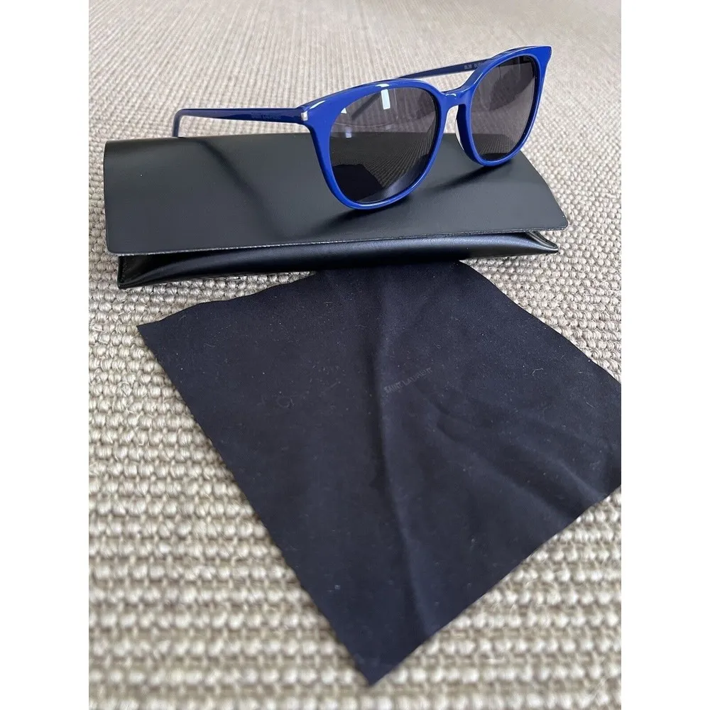 $450 EUC YSL Surf SL38 002 Women's Blue Sunglasses + Case + Cloth - Image 2