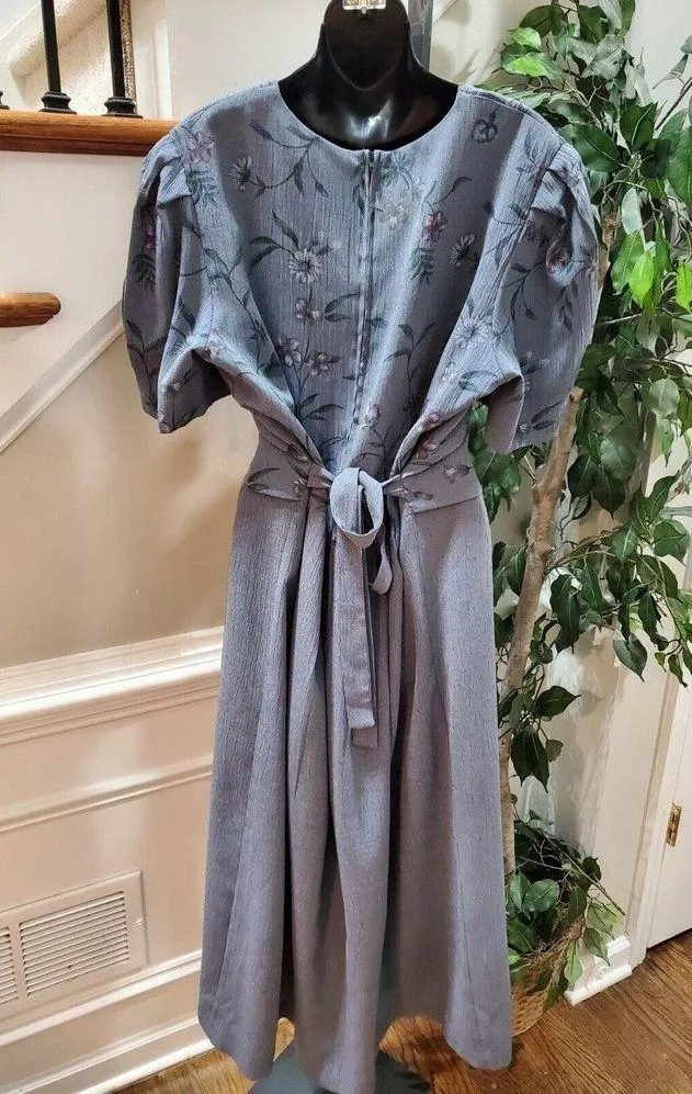 Miss Dorby Women Gray Floral Polyester Round Neck 3/4 Sleeve Knee Length Dress Size undefined - Image 5
