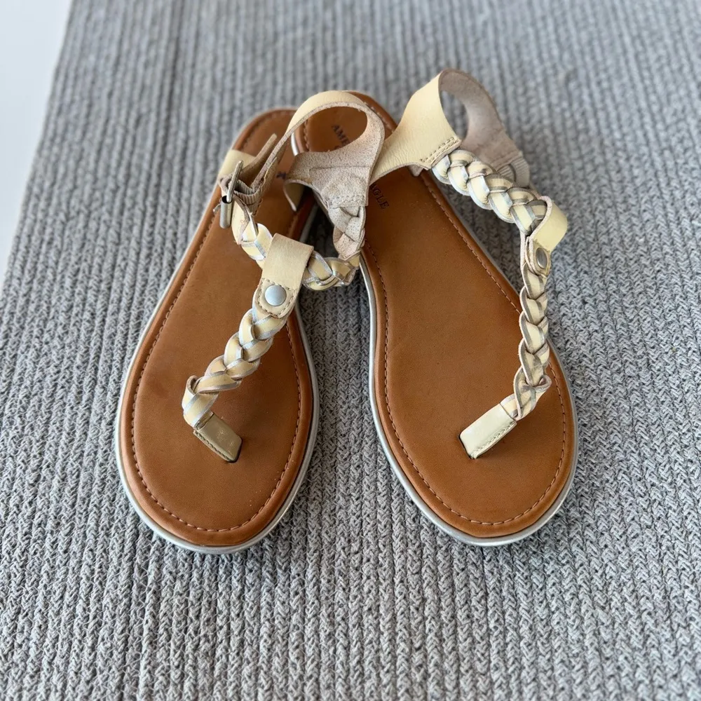 American Eagle Outfitters Ivory Silver Braided T-Strap Flat Sandals Size 7 - Image 6