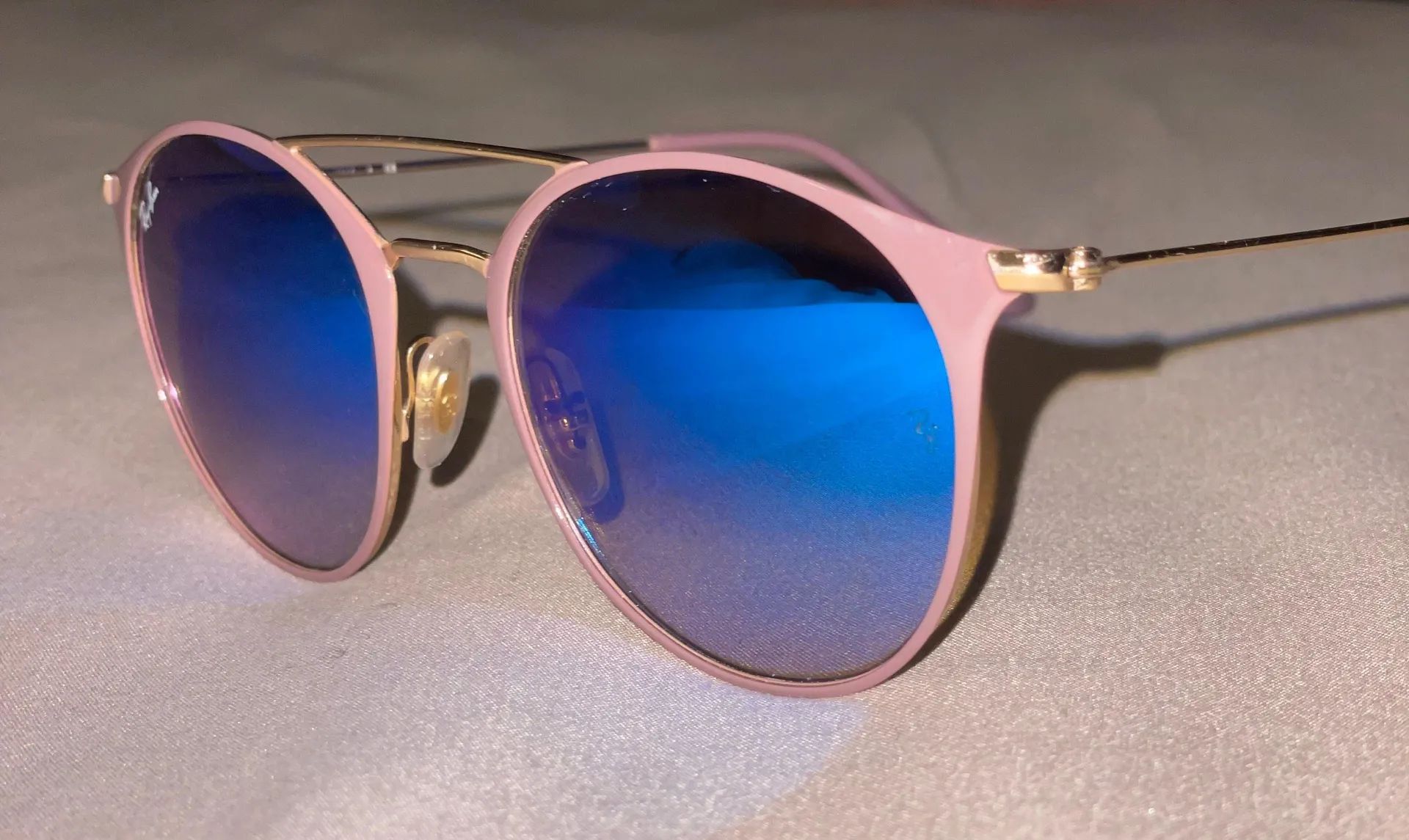 Ray-Ban Sunglasses - Image 3