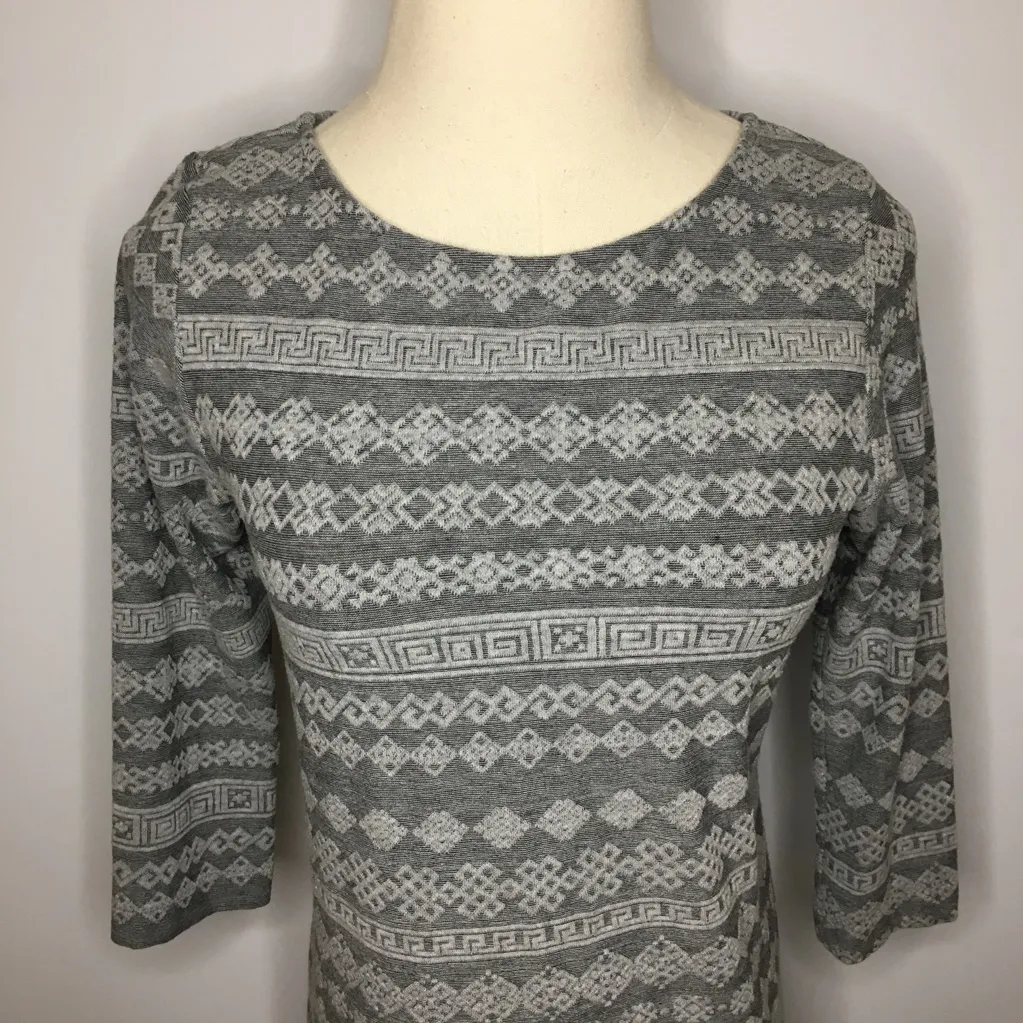 URBAN OUTFITTERS // BDG Gray Geometric Pattern Fitted Dress Medium - Image 2