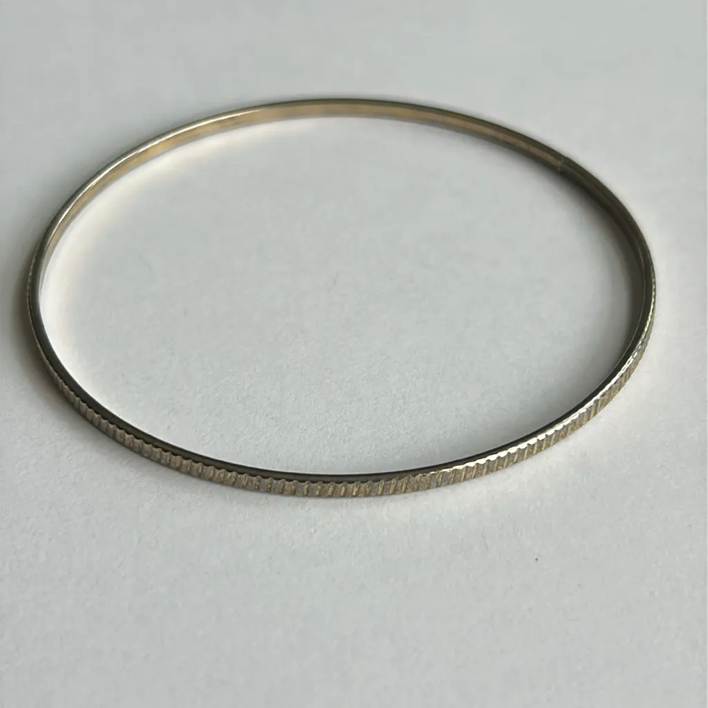 Women’s vintage dainty gold tone patterned bangle bracelet one size‎ - Image 5