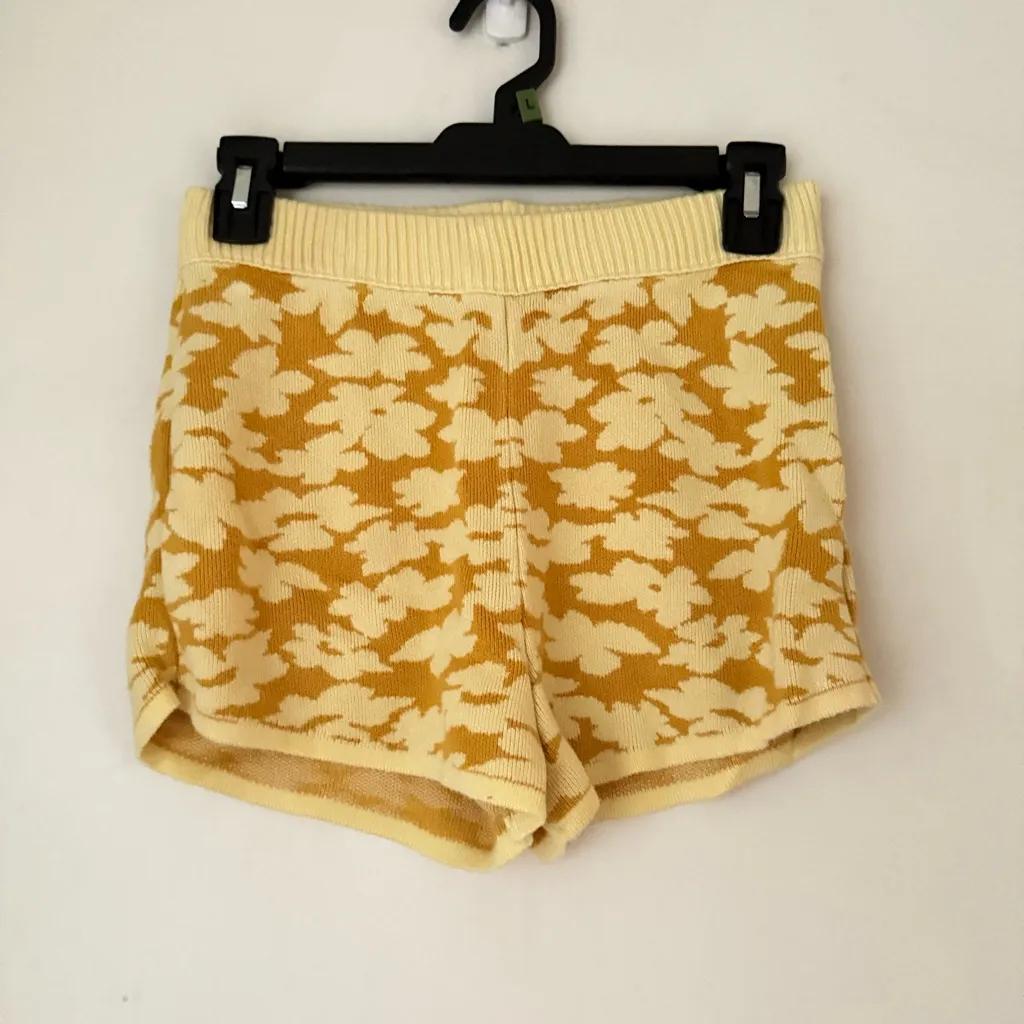 By Anthropologie Yellow Floral Jacquard Knit Sweater Shorts XS - Image 4