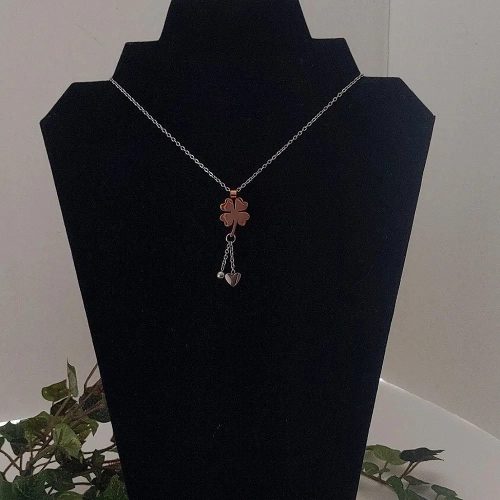 Stainless Rose Gold Plated 4 Leaf Clover Dangle Pendant Necklace - Image 2