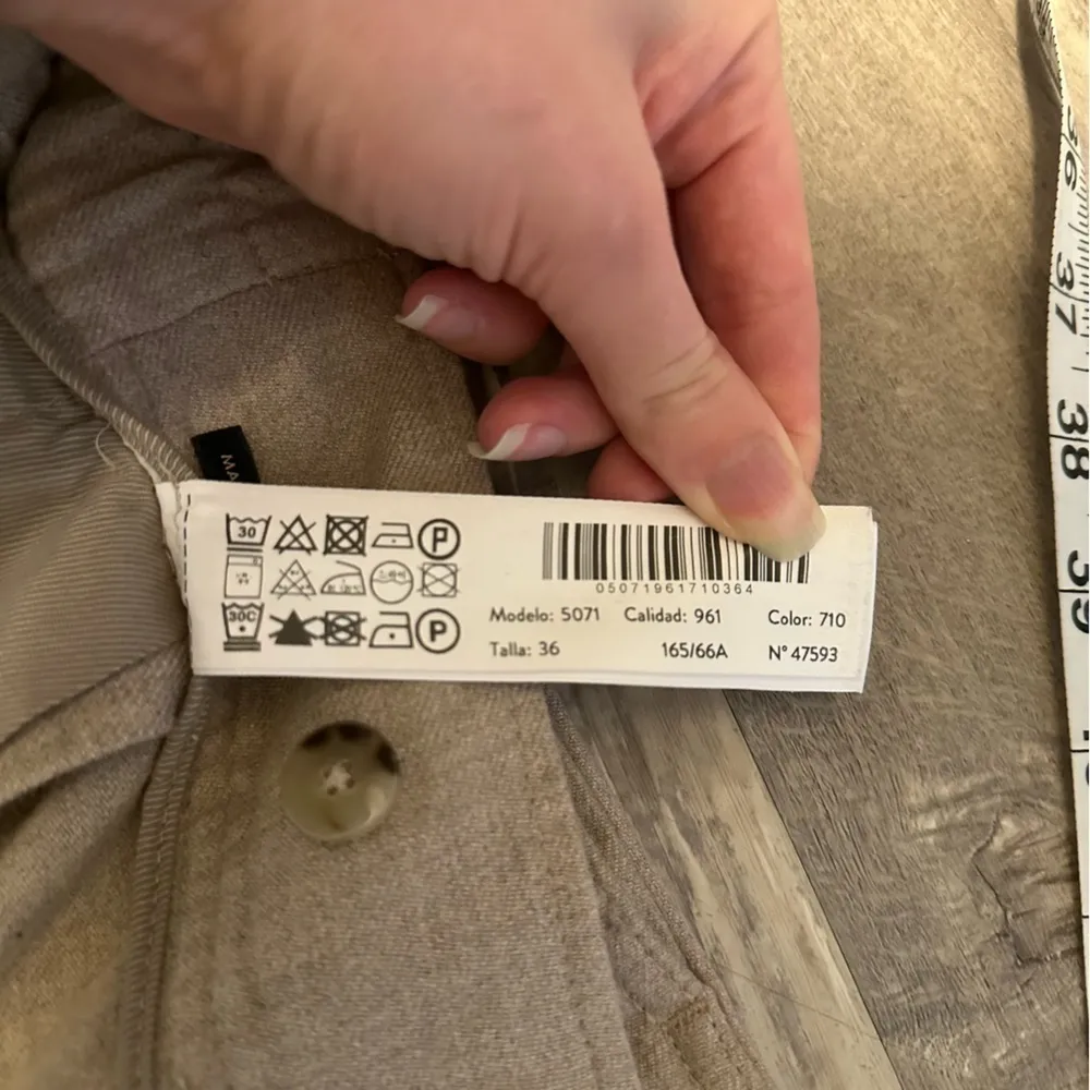 Massimo Dutti women’s light brown / beige cargo pants size 4 - Image 9