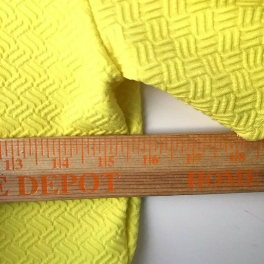 Forever 21 Basic Minimal Blouse Heart Cut Back Trendy Classic Short Sleeve M - Image 5