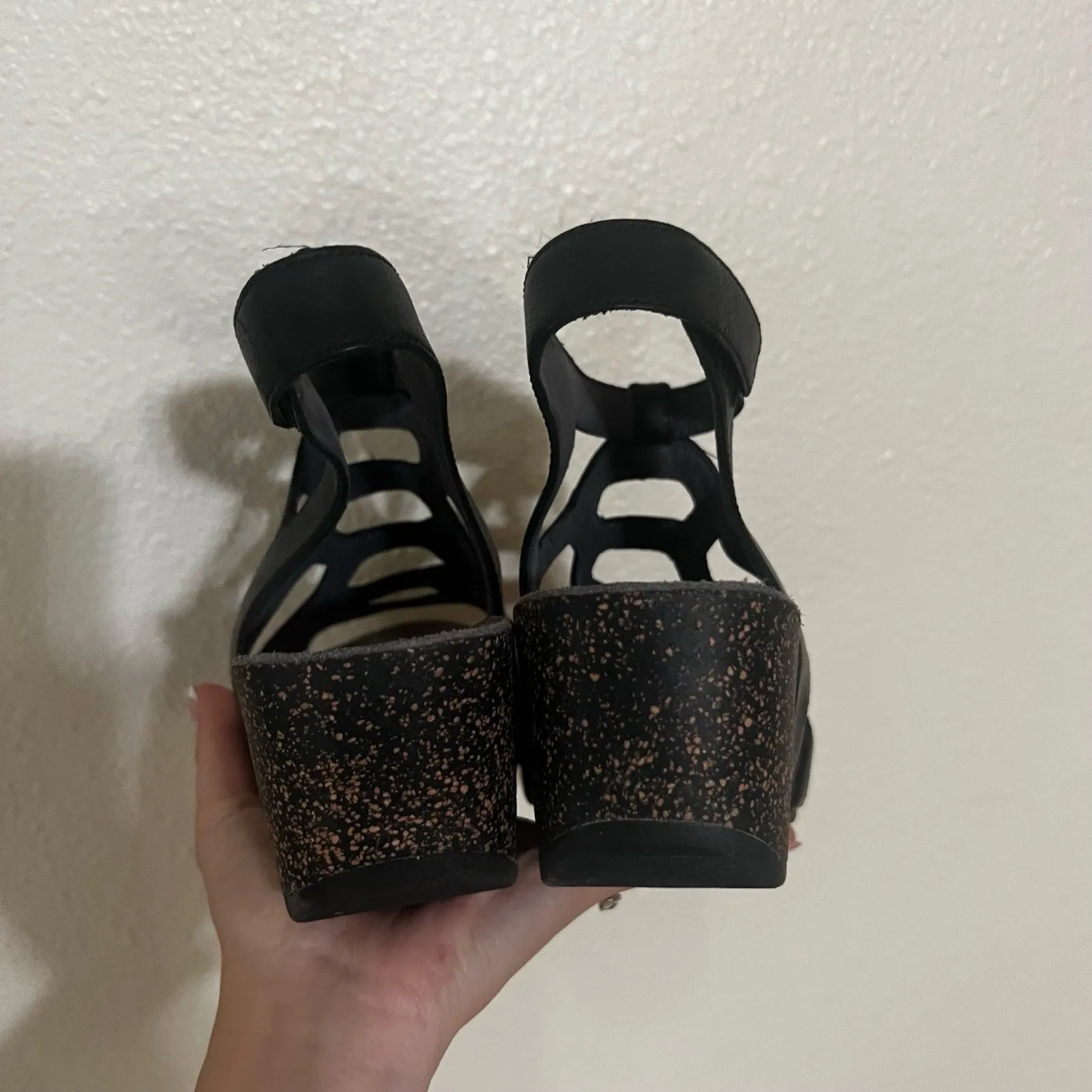 Dansko Selina Black Gladiator Wedge Sandals 40 Cork Adjustable Strap Comfort - Image 5