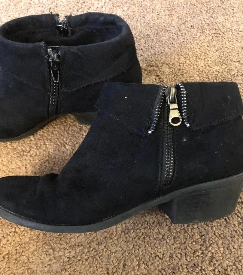 Black Booties Size 6.5 - Image 3