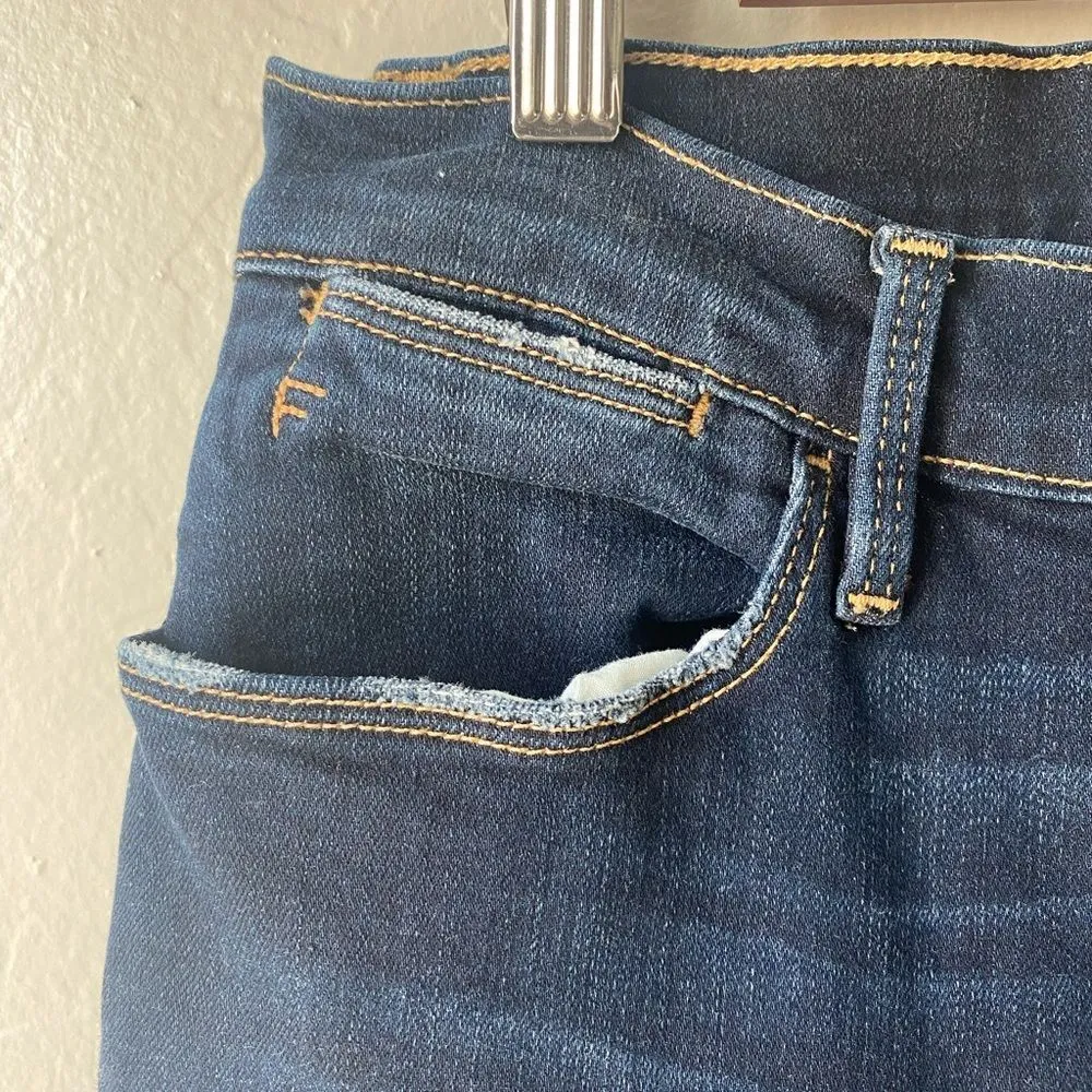 Frame Denim Le High Straight Fringe Hem Jeans in Pine Knoll Dark Wash - Image 6