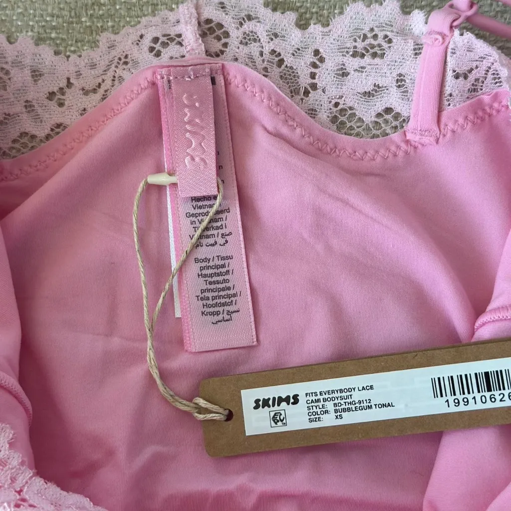 Skims Fits Everybody Lace Cami Bodysuit in Bubblegum, Size X-Small - Image 7