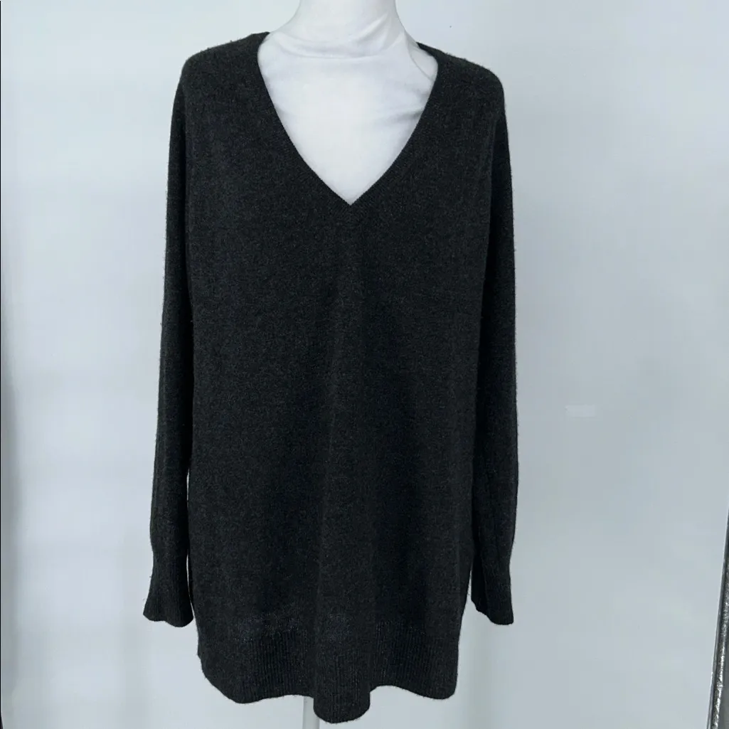Equipment Charcoal V-Neck Sweater Ribbed Cuff Long Length Spft Sweater Sz L - Image 6