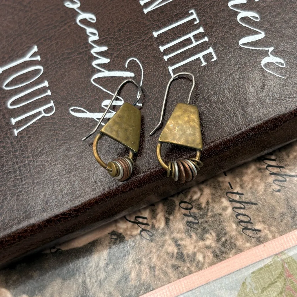 Vintage 70s Geometric Metal Earrings – Handmade Shop Class Design Gold - Image 4