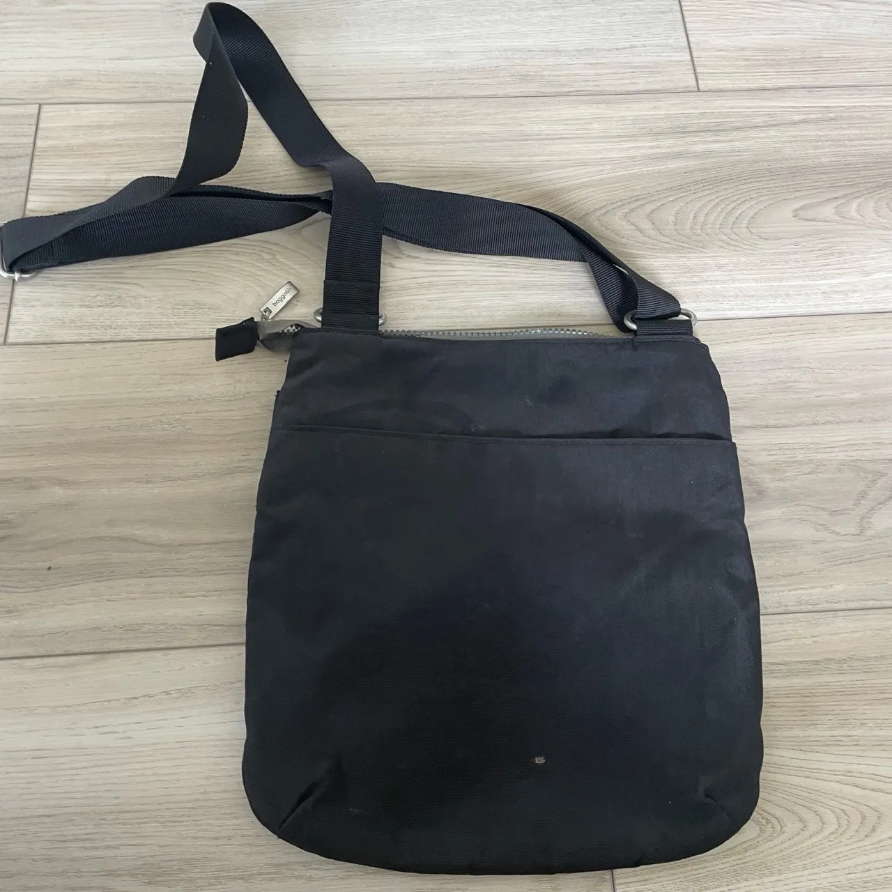 Baggallini  Comrade Black 3 Zip‎ Adjustable Strap Crossbody Bag - Image 3