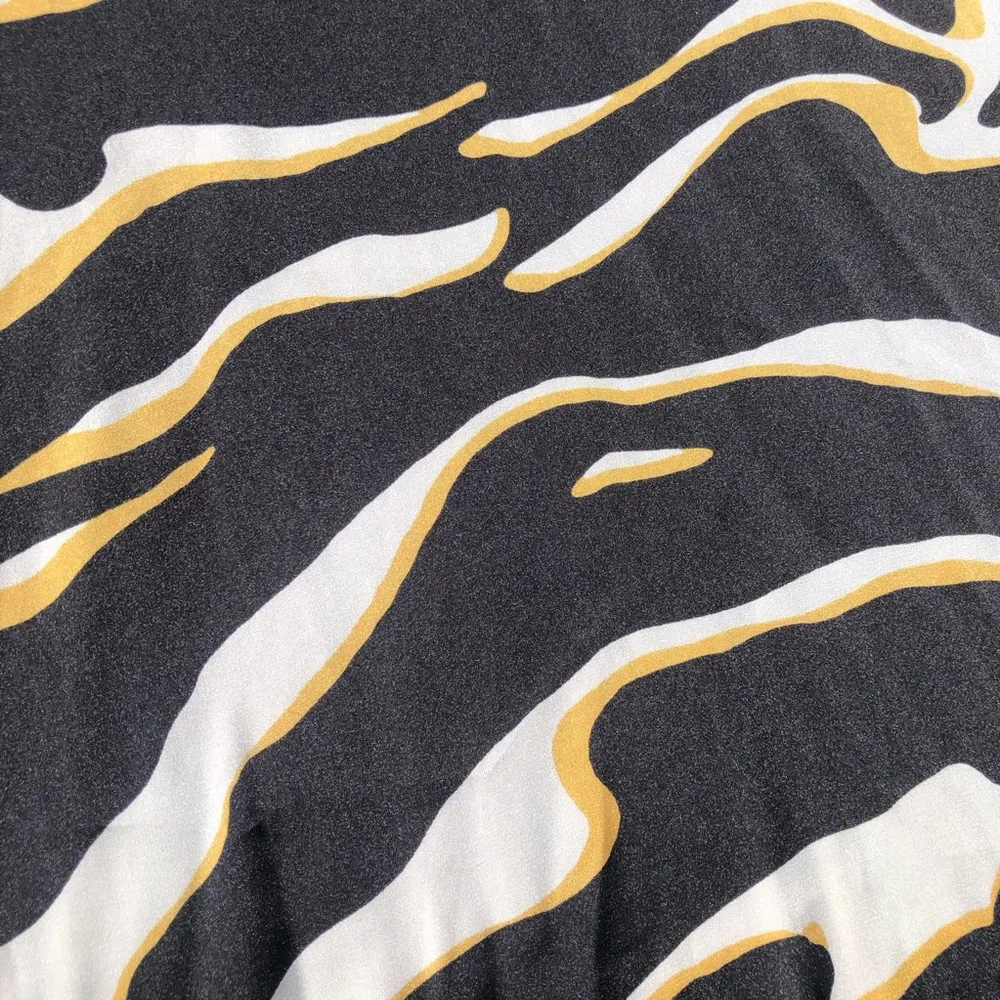 Animal Print Thick Oval Scarf Black - Image 4