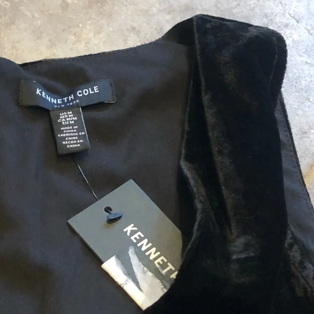 🆕 Kenneth Cole velvet twist front surplice… - Image 10