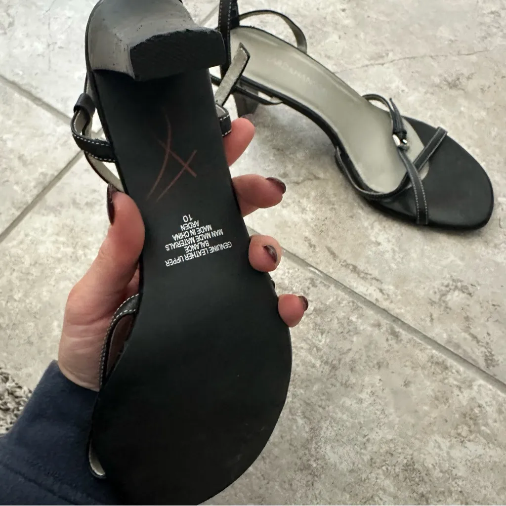 Black Y2K heels - Image 2