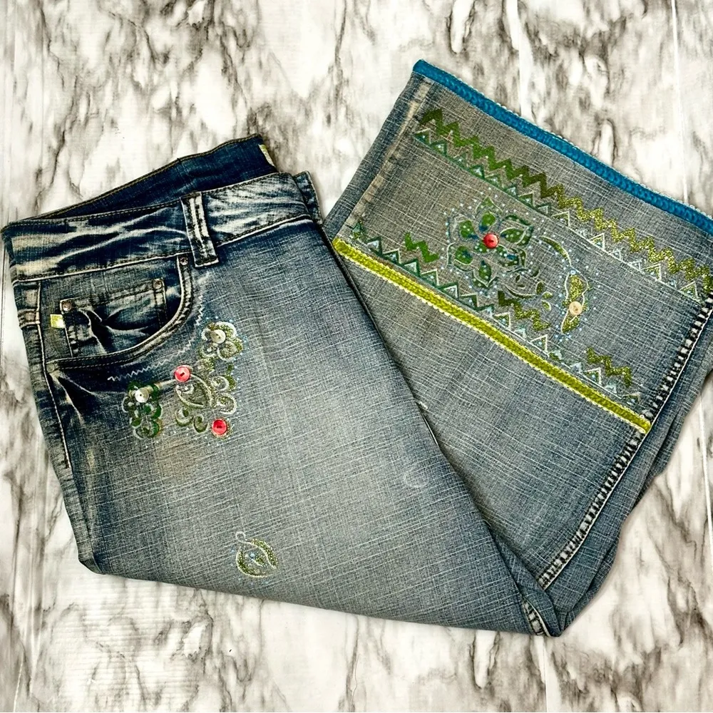 Crest Wide Leg Embellished Cropped Women’s Sz 19/20 Boho Artsy Whimsical Denim Blue - Image 2