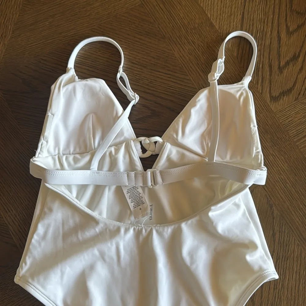 Vitamin A Luxe Link One Piece - White ReLux, Size Medium. $200 - Image 10