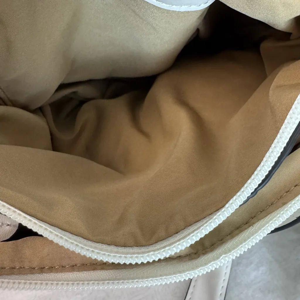 Giani‎ Bernini White Shoulder Bag with Adjustable Strap and Textured Finish - Image 12