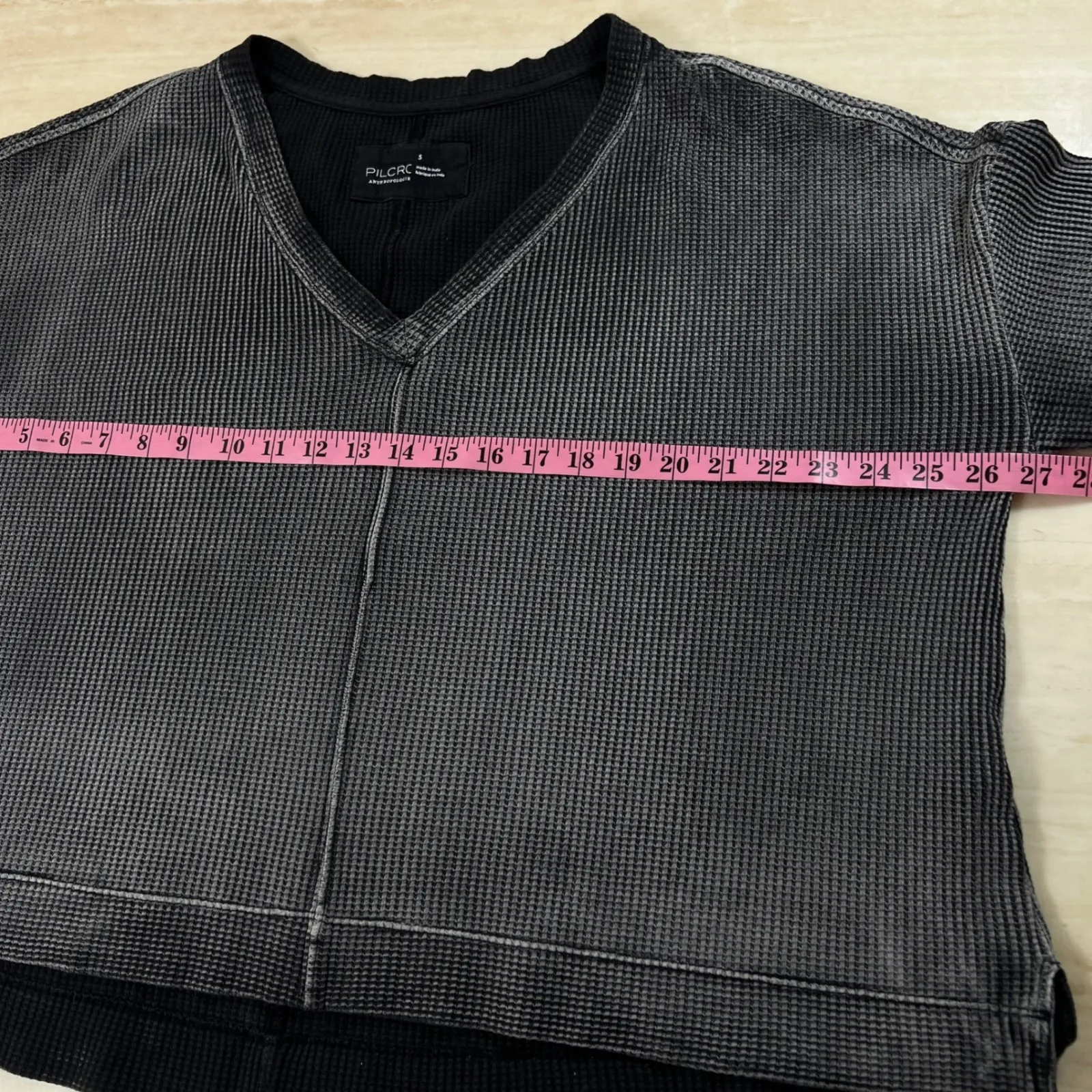 Pilcro Anthropologie Charcoal Waffle Knit V Neck Long Sleeve Top Size S - Image 10