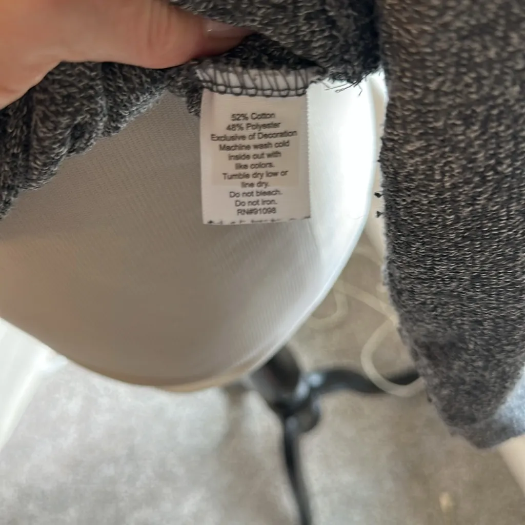 Rad Vibes Only “BE A GOOD HUMAN” Grey Sweatshirt, Small, EUC Gray - Image 6