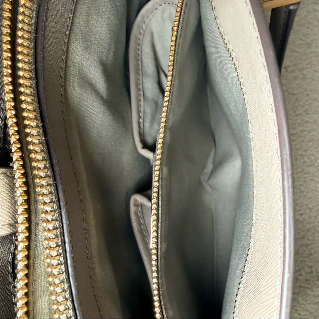 Tory Burch Gray Leather Tote Bag EUC - Image 11