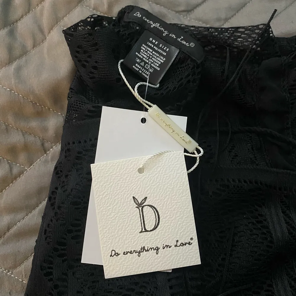 Do Everything In Love NWT Black lace kimono - Image 2