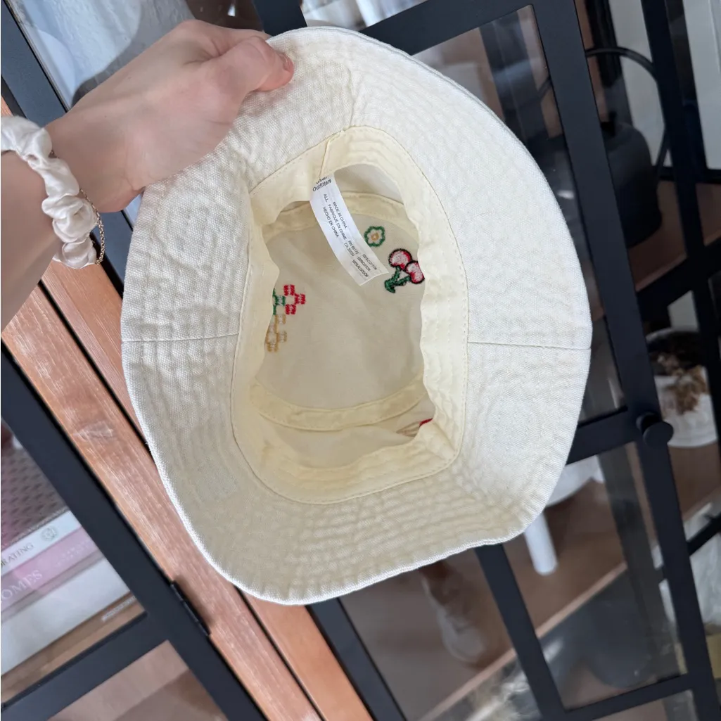 Urban outfitters Poppy Embroidered Bucket Hat butterfly cherry smiley face sand - Image 9