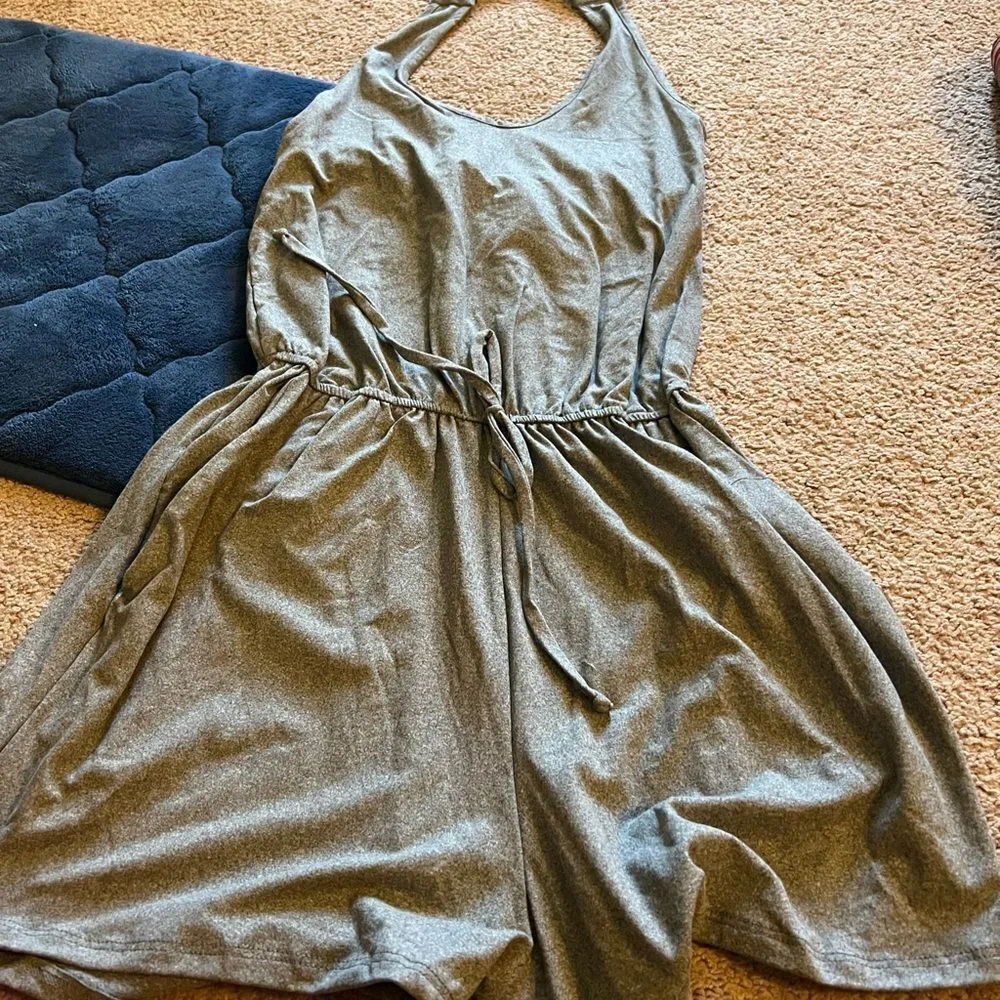 Pink Lilly romper M - Image 4