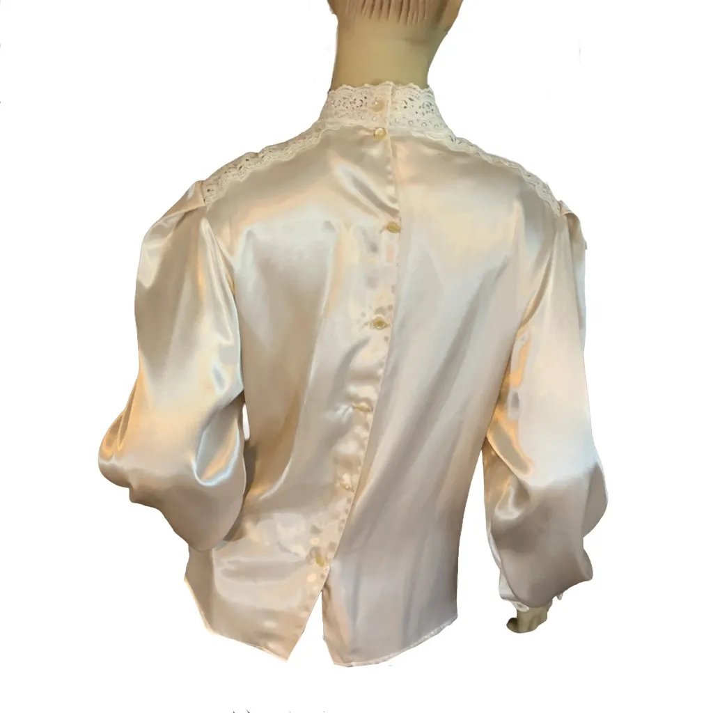 VINTAGE 1980'S SONYA RATAY FOR SAN ANDRE CREAM LACE & SATIN BLOUSE (S) - Image 5