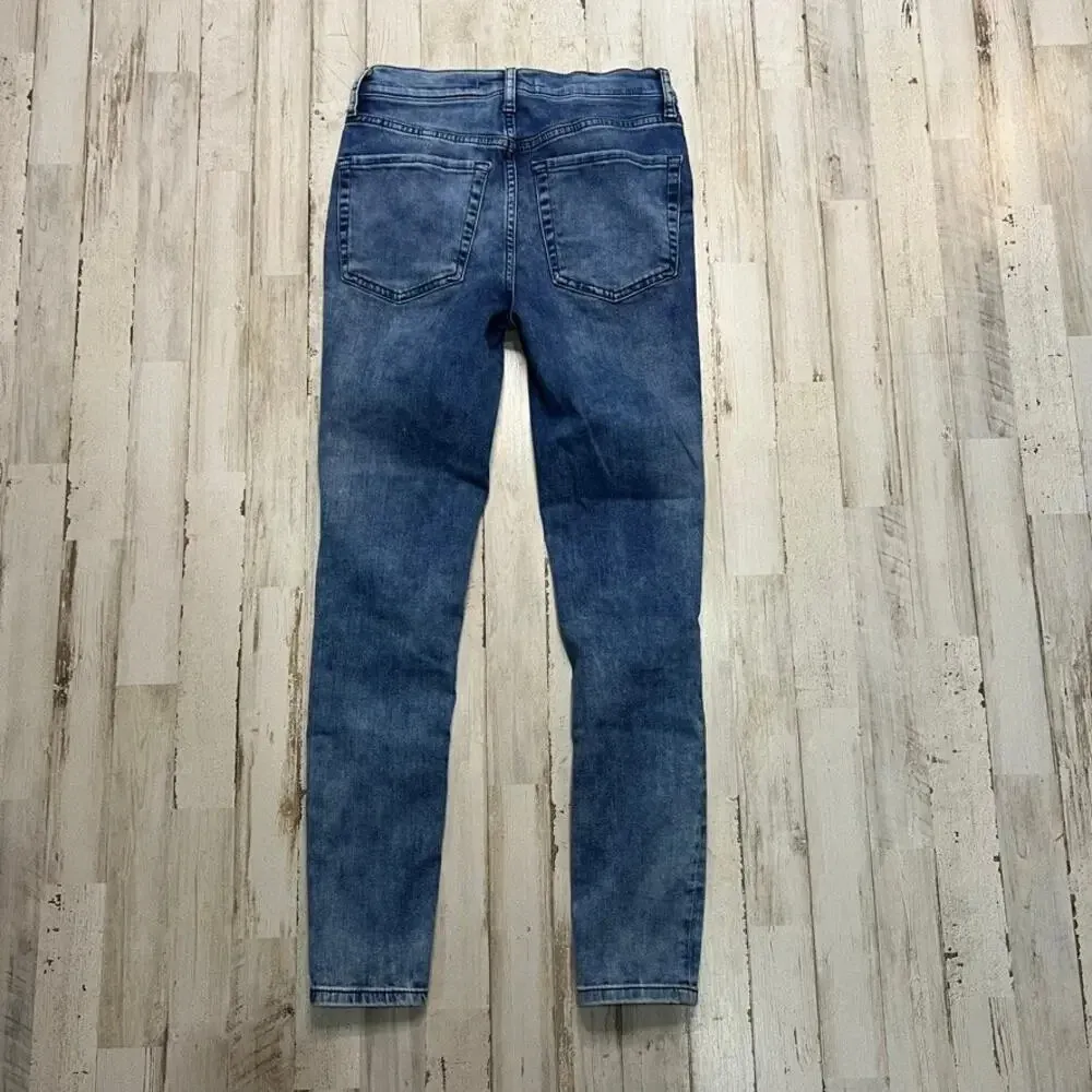 Free People Women's High Waist‎ Skinny Jeans Size 27 Medium Wash Distressed - Image 3